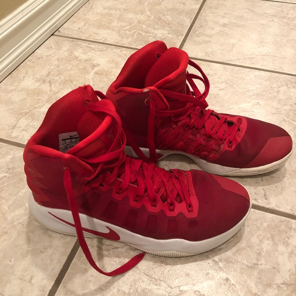 Nike Hyperdunk High Tops size 9